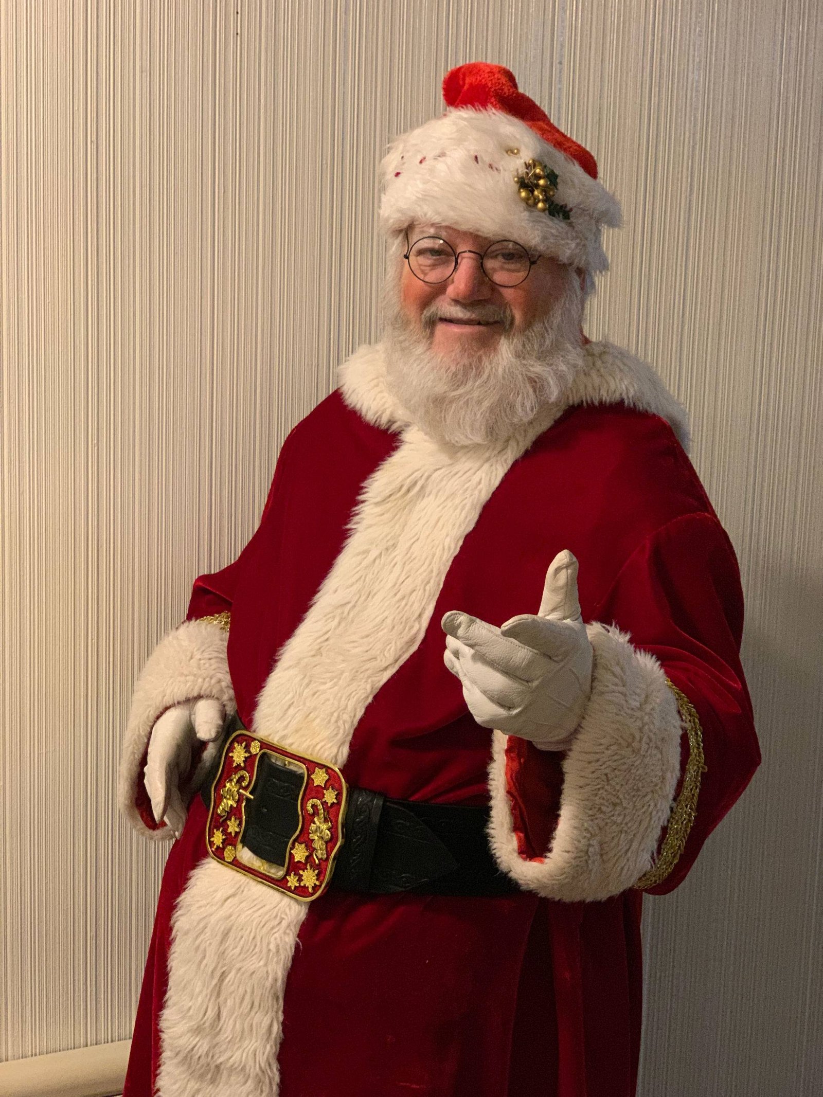 Steve Rodman as Santa Clause - 1